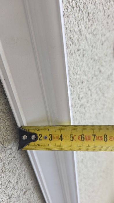 Подарую алюмінієвий карниз