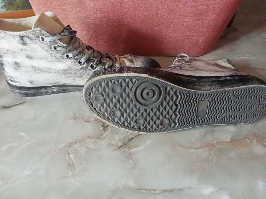 Креативні кеди для чоловіків