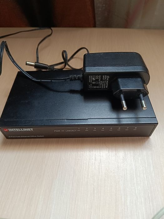 Комутатор мережевий Intellinet