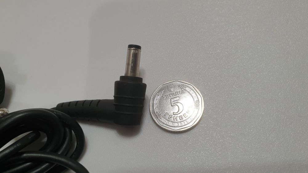 Блок питания Delta Electronics  adp-65hb bb