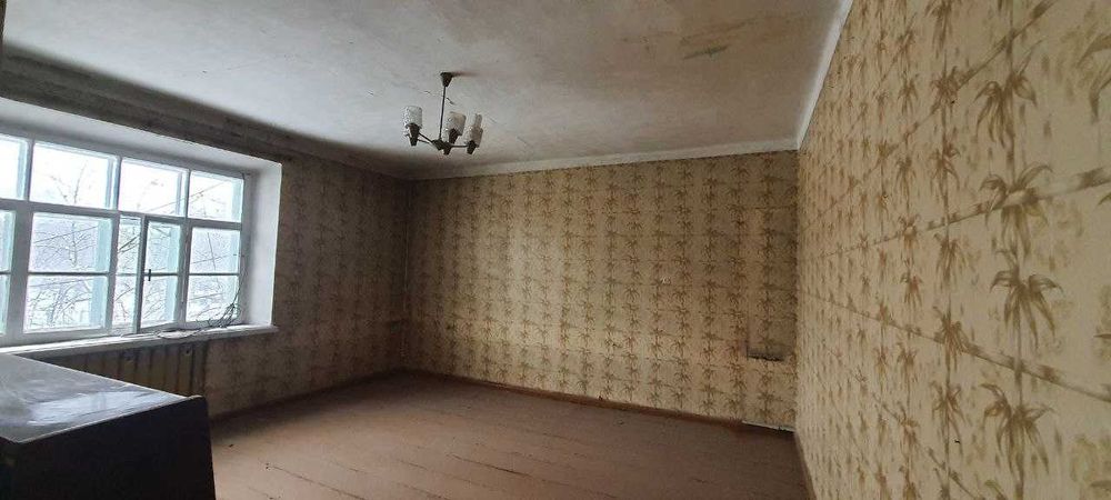 Продам 2-х кімнатну квартиру м. Зміїв