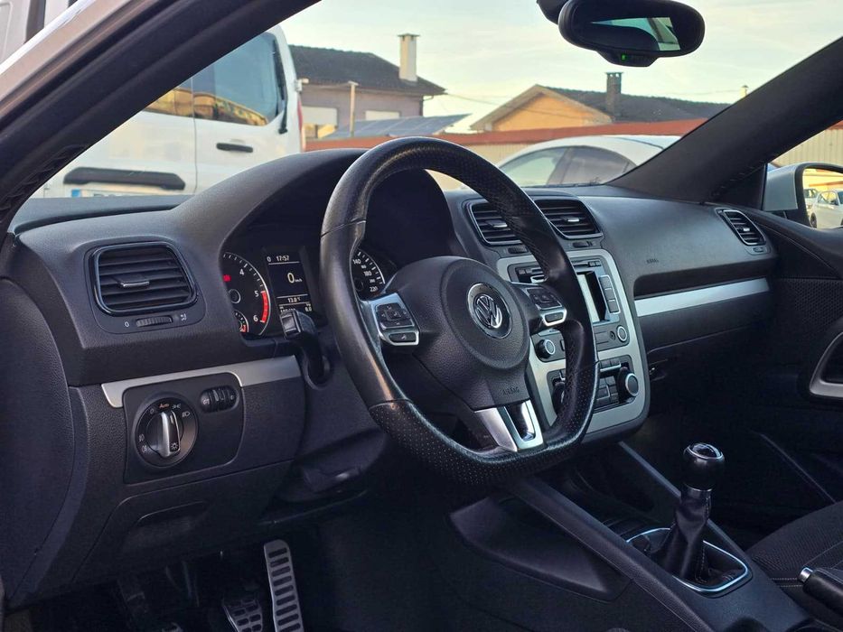VOLKSWAGEN SCIROCCO SPORT 2.0TDI 140CV (LOOK R)