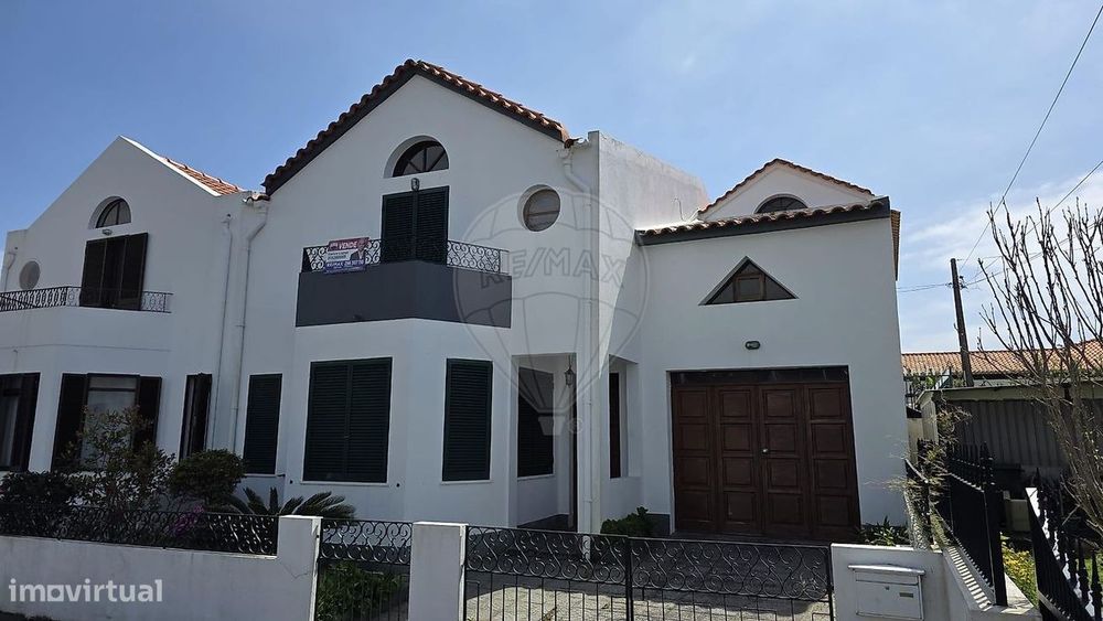 Moradia T5 para venda