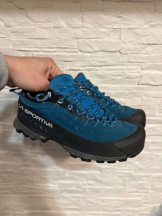 Трекінгові кросівки LaSportiva