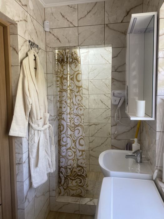 Східниця-Відпочинок в Карпатах. Оренда. Здам.Котедж з басейном.