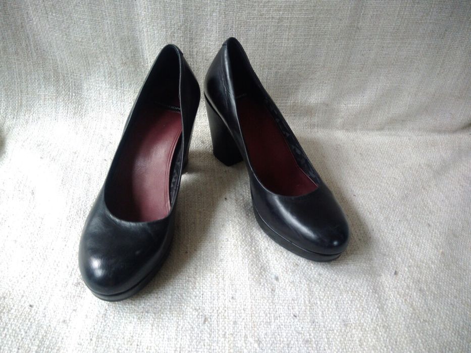 Buty Vagabond czarne czółenka skóra rozmiar 40 klasyk