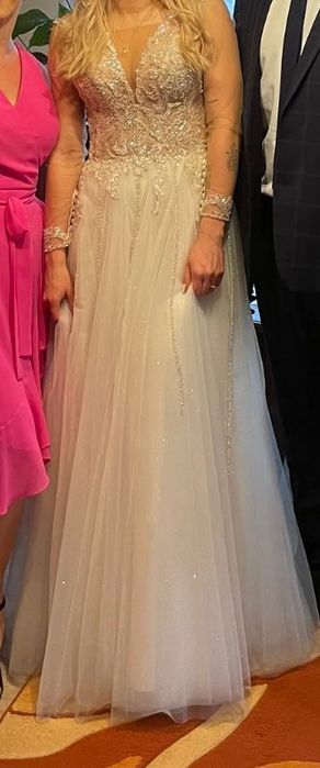 Suknia ślubna z tiulem