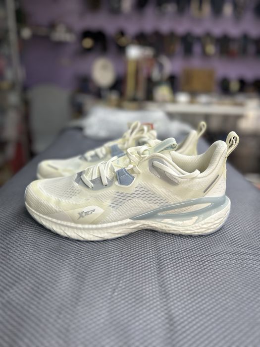 Кросівки (26,5см)