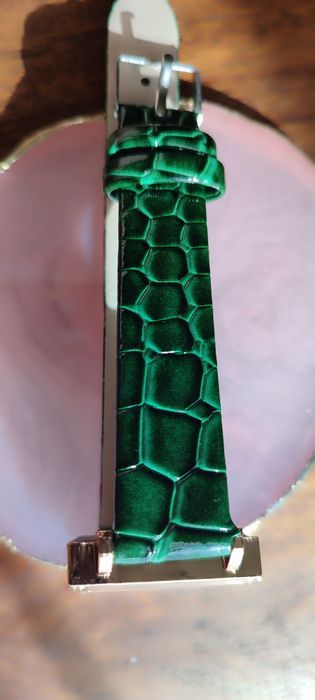 Zegarek zielony, kwadratowy