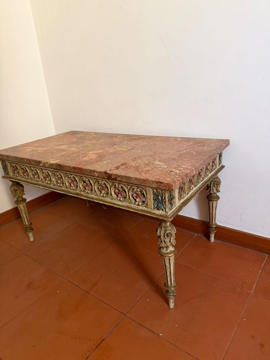Mesa de marmore.