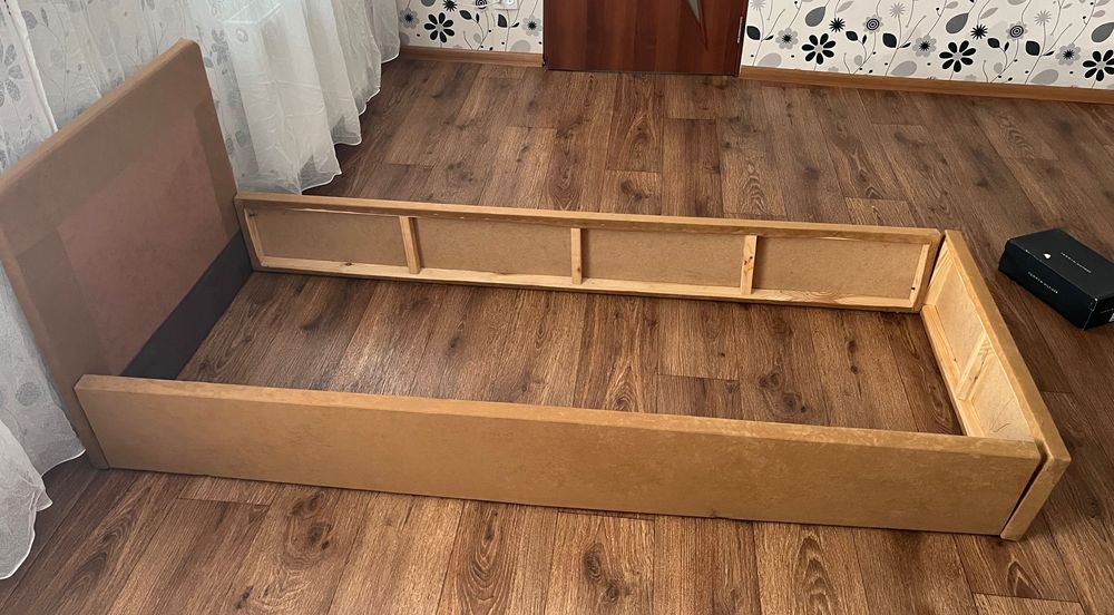 Кровать разборная без матраса