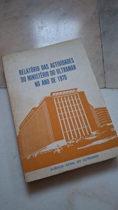 Livros sobre ANGOLA decada 50 e 60