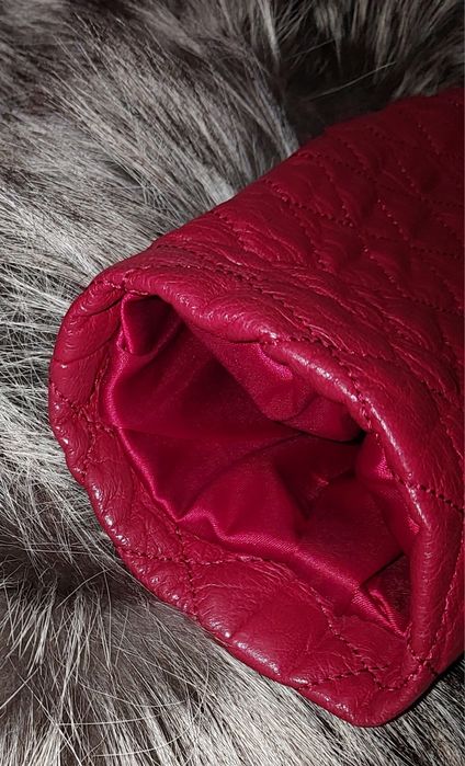 Жіноча шкіряна куртка