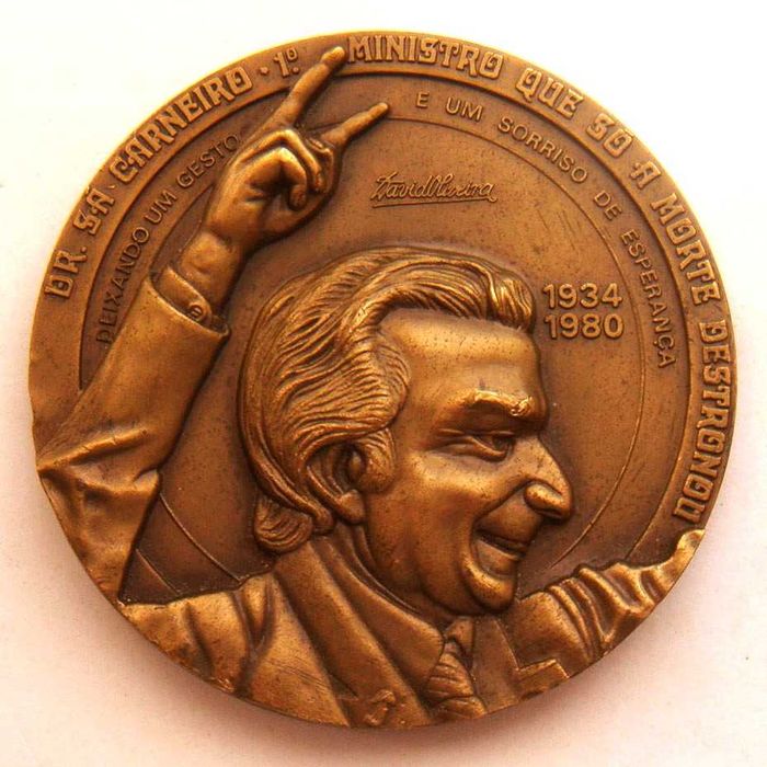 Medalha em Bronze de Primeiro Ministro Francisco Sá Carneiro