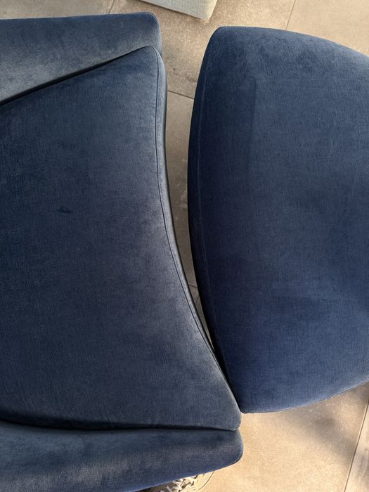 Poltrona e repousa pés azul Sancal