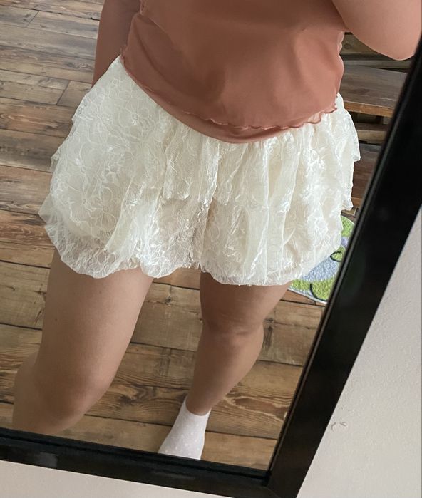 Shorty koronkowe spodenki damskie M / L