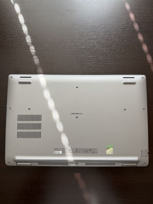 Dell latitude 5520 15.6“/ i5-1145G7/ 16GB/ 256GB/