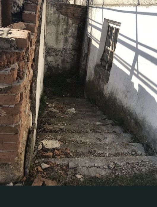 Продам булівлю з блоків та плит