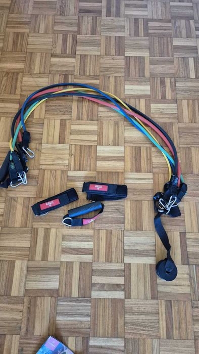 Conjunto de bandas de resistência (Resistance Band Set) para fitness, yoga ou pilates.
