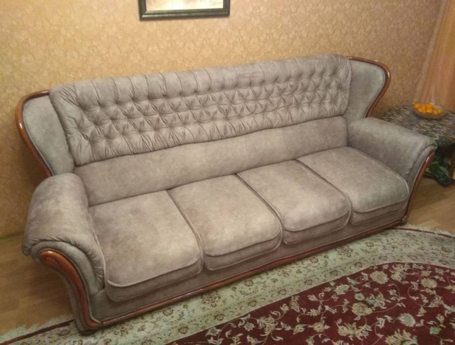 Перетяжка, заміна тканини, ремонт м'яких меблів.