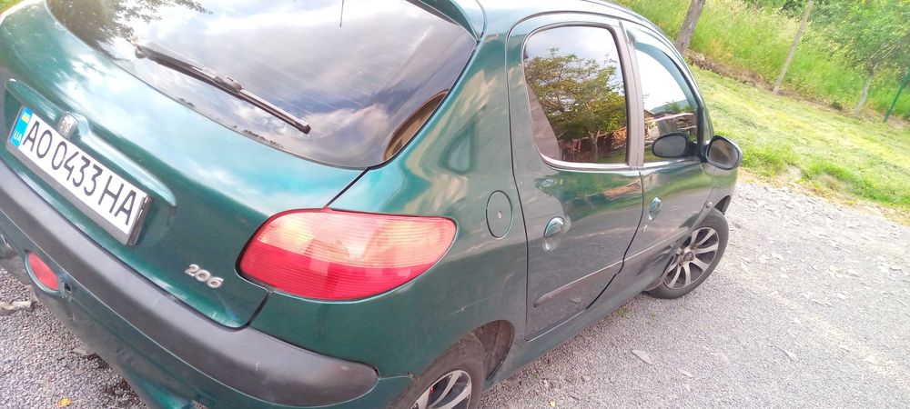 Продам надійне авто Пежо 206