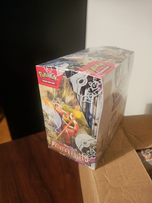 Booster box Paldea Evolved selada