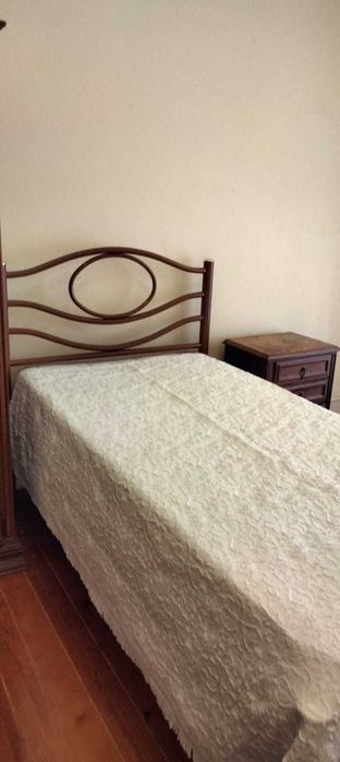 Aluga-se quarto perto IST