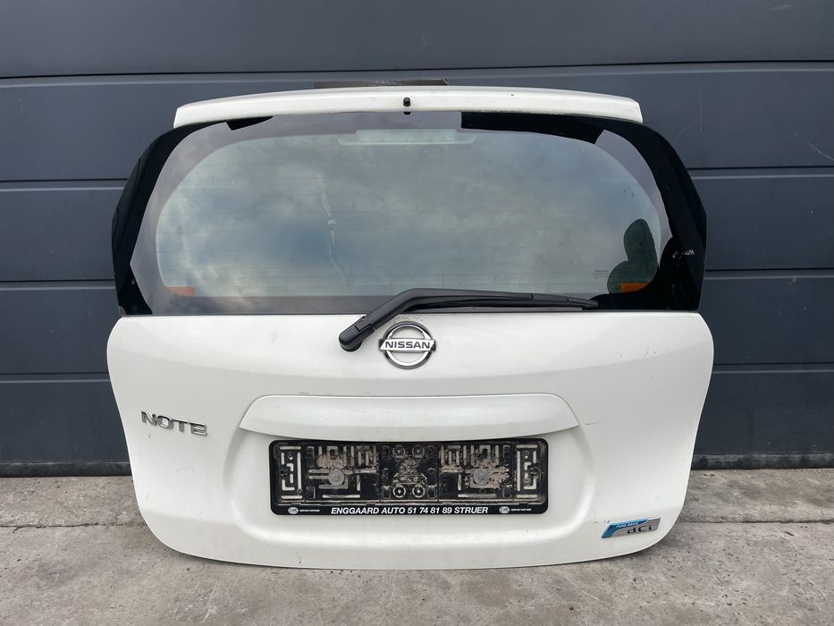 Ляда Кляпа Кришка багажника Нісан Hоте Nissan Note 2013-2020