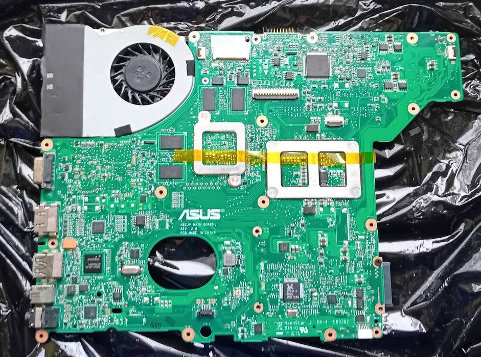 płyta główna Asus N82J: Intel Core i3 z pamięcia i dyskiem 500 GB