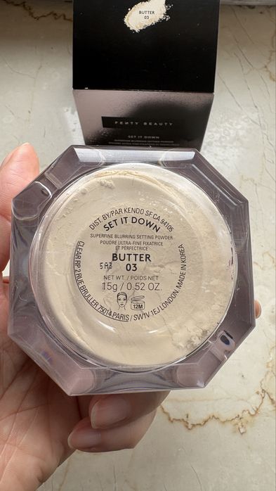 Fenty Beauty•Puder blurujacy Set It Down(03 Butter)