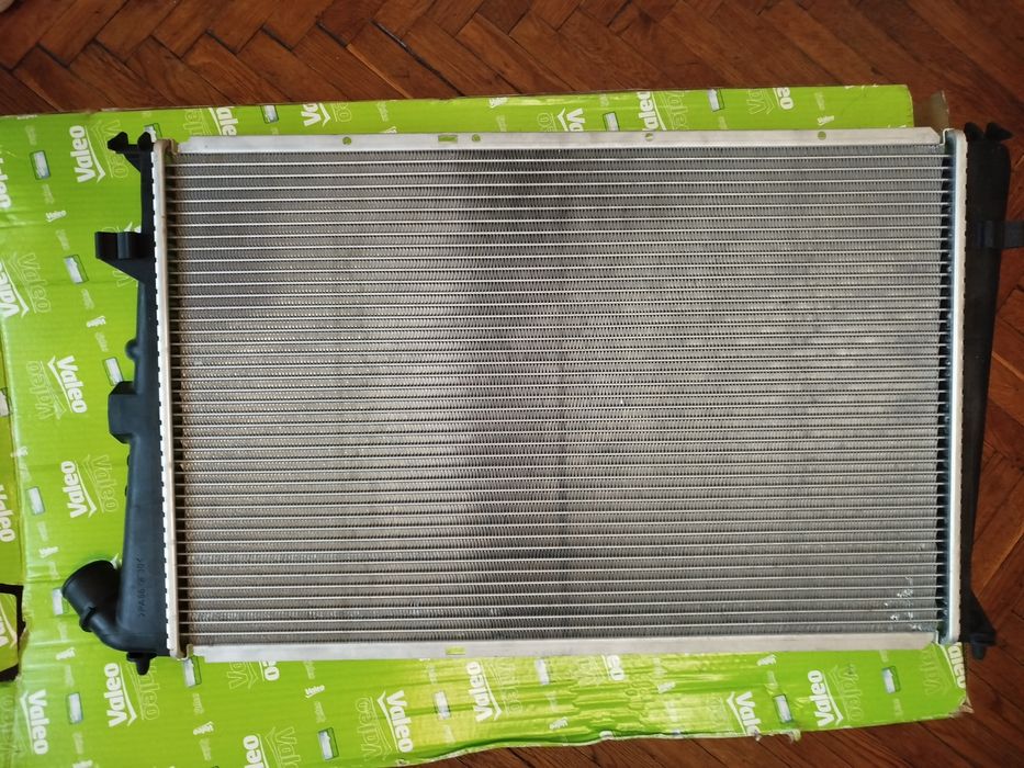 VALEO Радіатор охолодження двигуна.