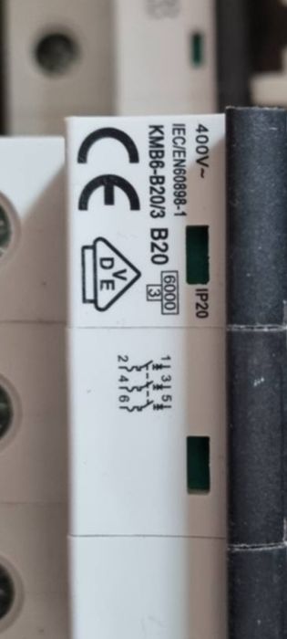 Bezpiecznik 4 sztuki