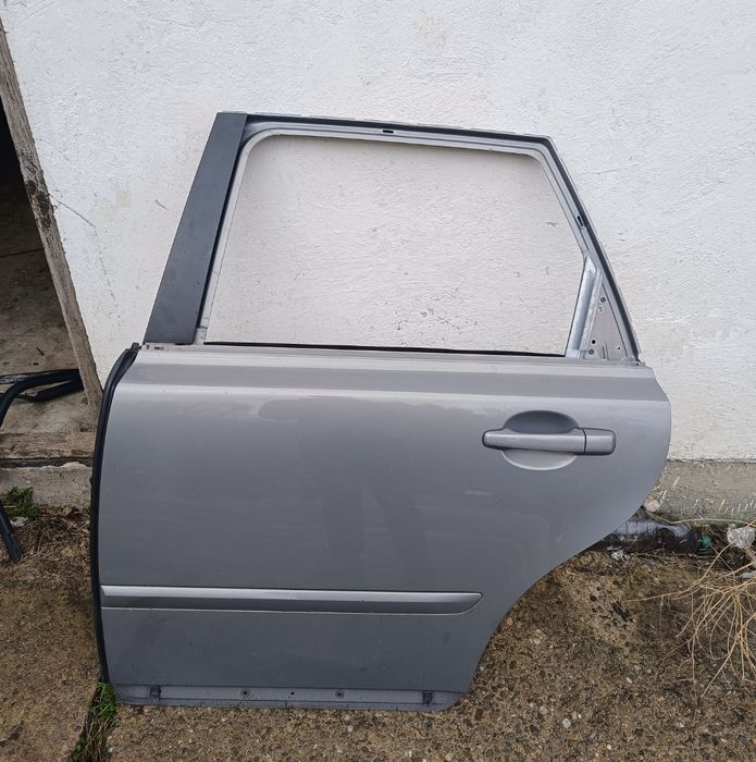 Drzwi volvo V50 lewy tył