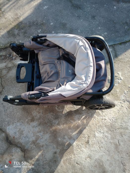 Carrinho de bebê da Chicco em bom estado com pouco uso.