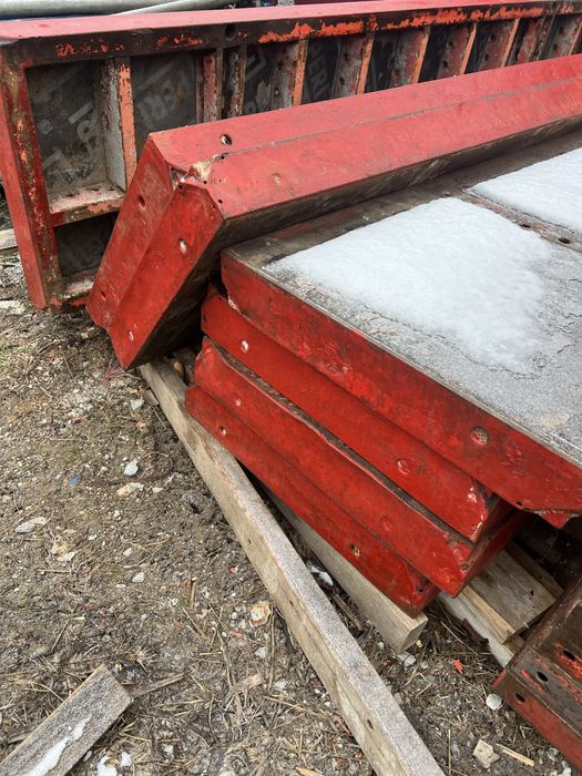 Опалубка ,щіти ,вертикальна опалубка.