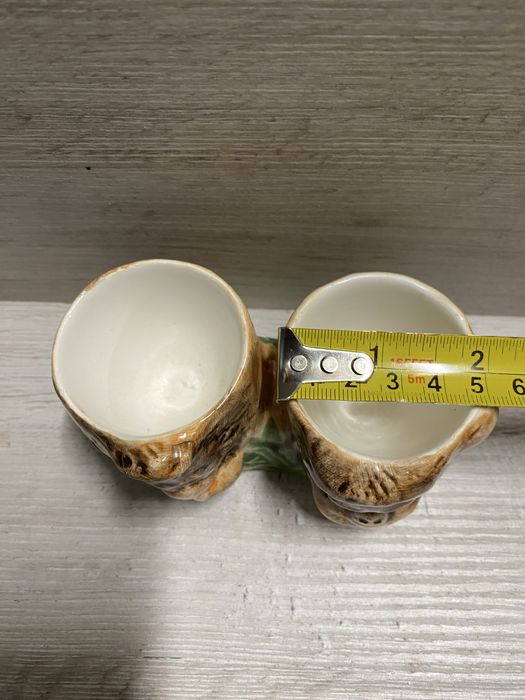 Ceramiczny stojak na dwa jajka
