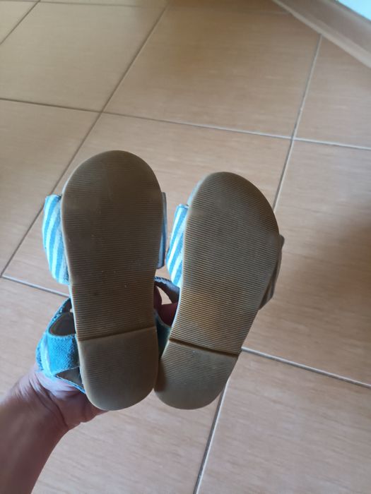 Sandałki dziewczynka r.27