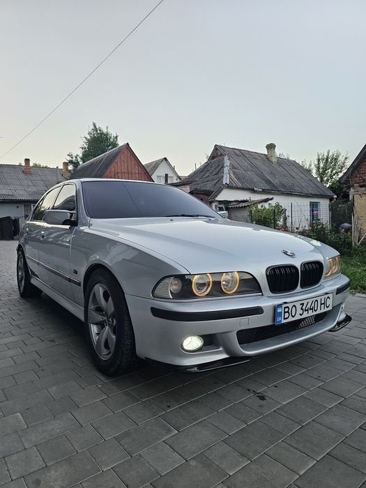 продам е 39 м 57 2002 рік