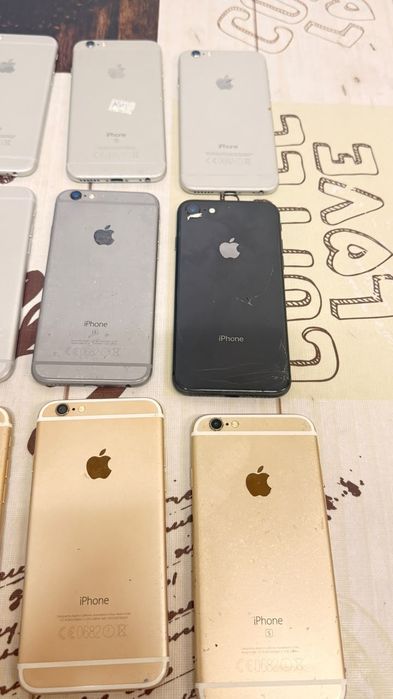 Продам одним лотом 15 телефонов Apple iPhone.