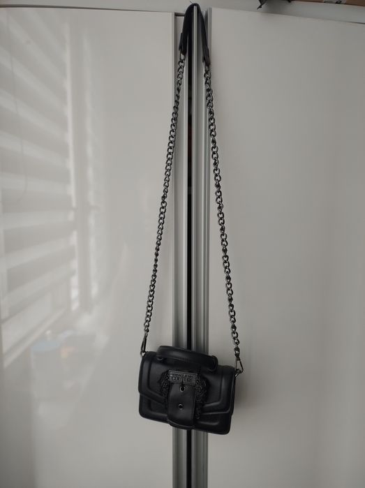 Versace Jeans Couture torebka mała czarna crossbody na łańcuszku
