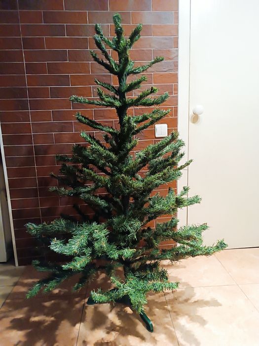 Штучна ялинка новорічна