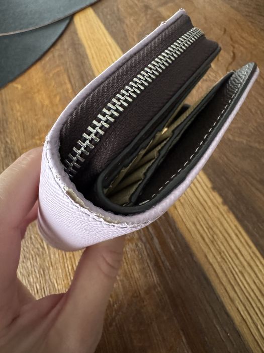 Liliowy portfel Tous, fioletowo-brazowy, przegrodki, zamek