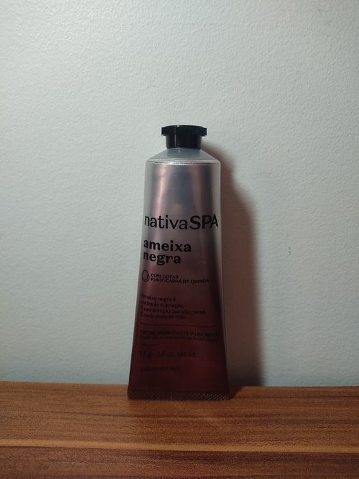 Creme de mãos de ameixa negra boticário