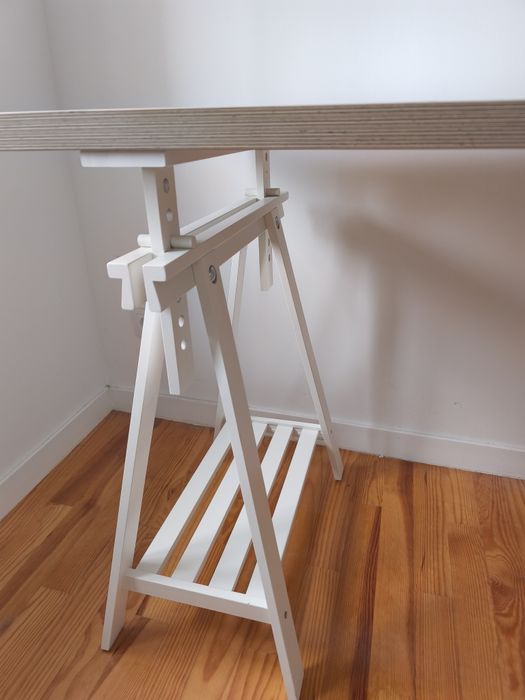 Mesa ikea (lagkapten + mittback) 140x60. Disponível a partir de 27 de setembro