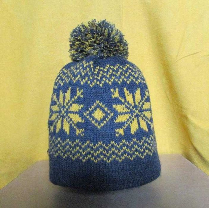 Стильна шапка / стильная шапка с бубоном