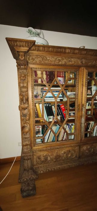 Biblioteca madeira maciça – finais séc. XIX / início séc. XX