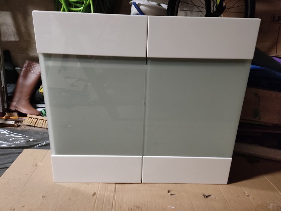 Szafka wisząca w idealnym stanie