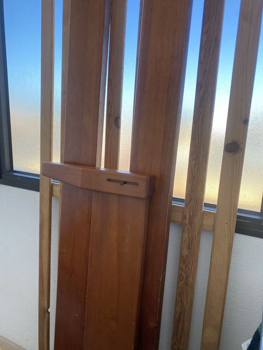 Cama em pinho solteiro  com colchão