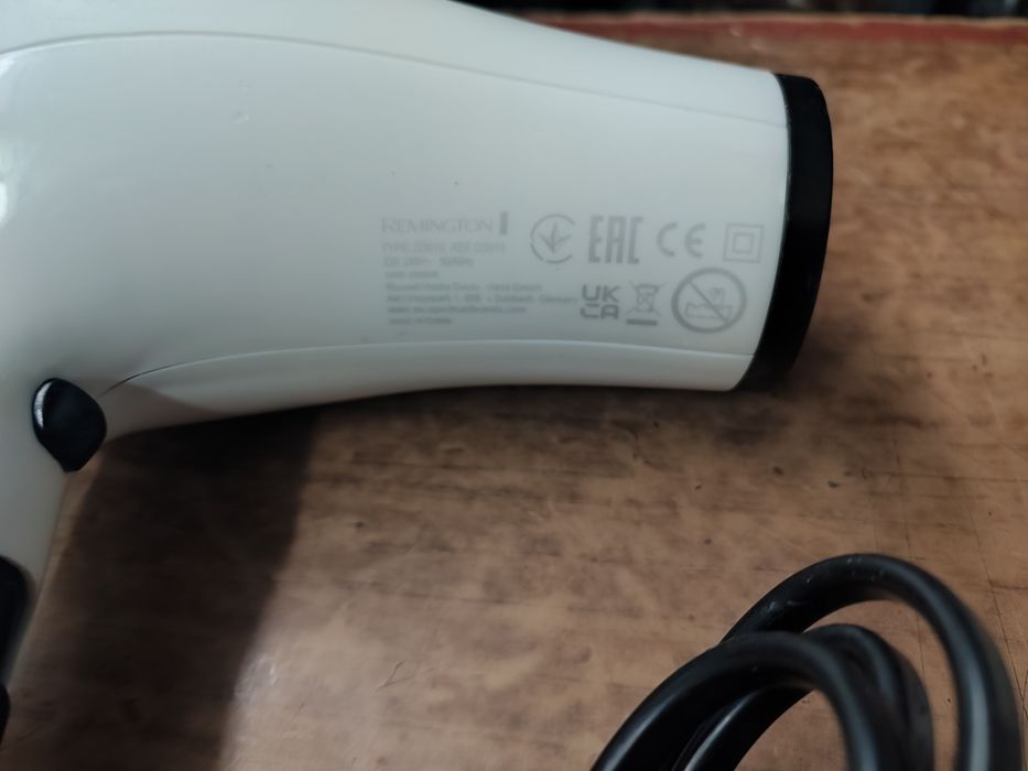 Фен для сушіння волосся 2000W Remington