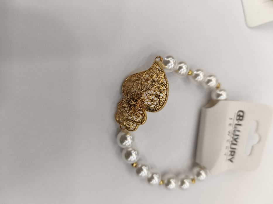 Pulseiras e brincos de coração Viana